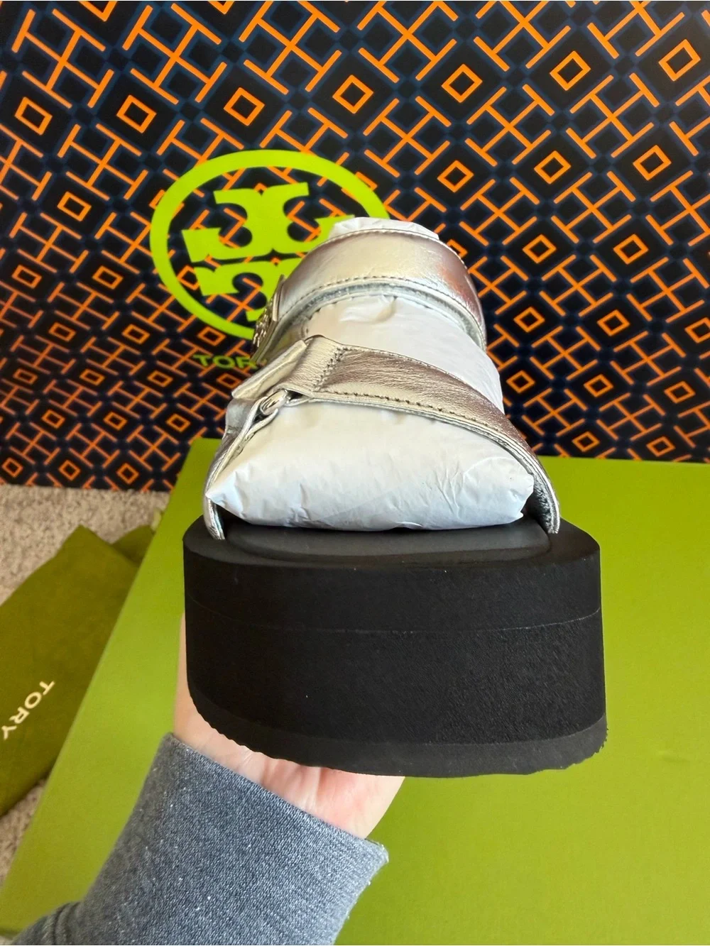 Tory Burch Mellow Platform Sandal Crinkle Metallic Leather Size 6 Silver Black